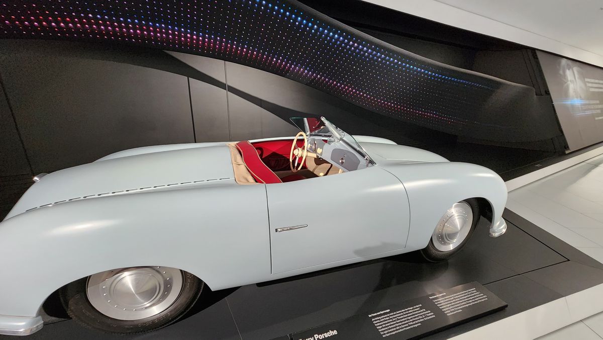 GSP.RO a intrat în culisele celui mai spectaculos muzeu auto din lume » O oră petrecută la Porsche, în Germania