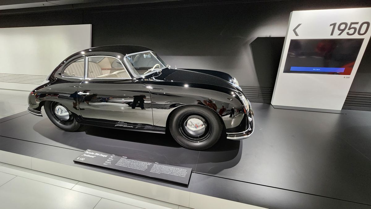 GSP.RO a intrat în culisele celui mai spectaculos muzeu auto din lume » O oră petrecută la Porsche, în Germania