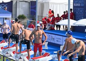 David Popovici este în semifinale la 200 metri liber cu cel mai bun timp, iar ștafeta României de 4x100 m liber va evolua în finala din această seară