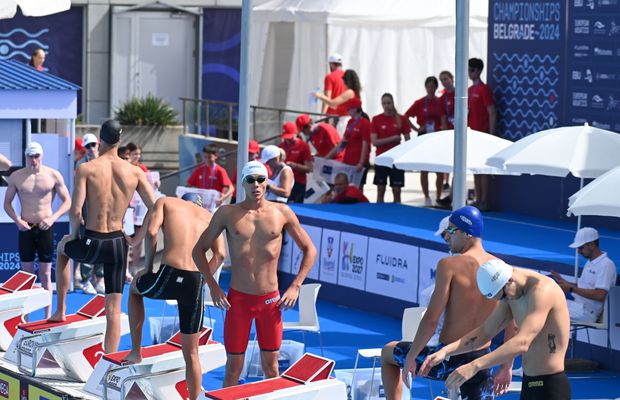 David Popovici este în semifinale la 200 metri liber cu cel mai bun timp, iar ștafeta României de 4x100 m liber va evolua în finala din această seară