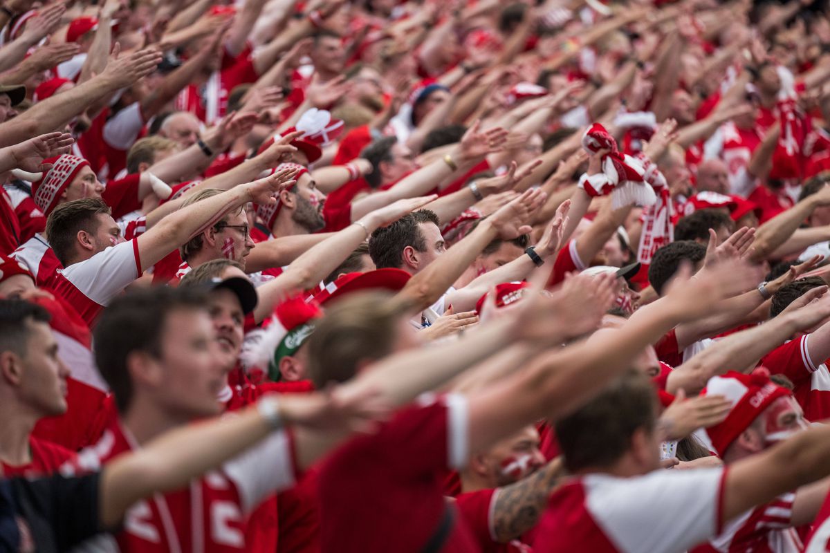 Atmosfera din meciul Danemarca - Anglia, Euro 2024