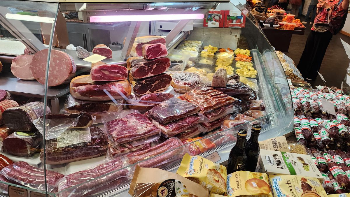 „Oborul” din inima Frankfurtului » Am vizitat piața devenită atracție turistică pentru străini