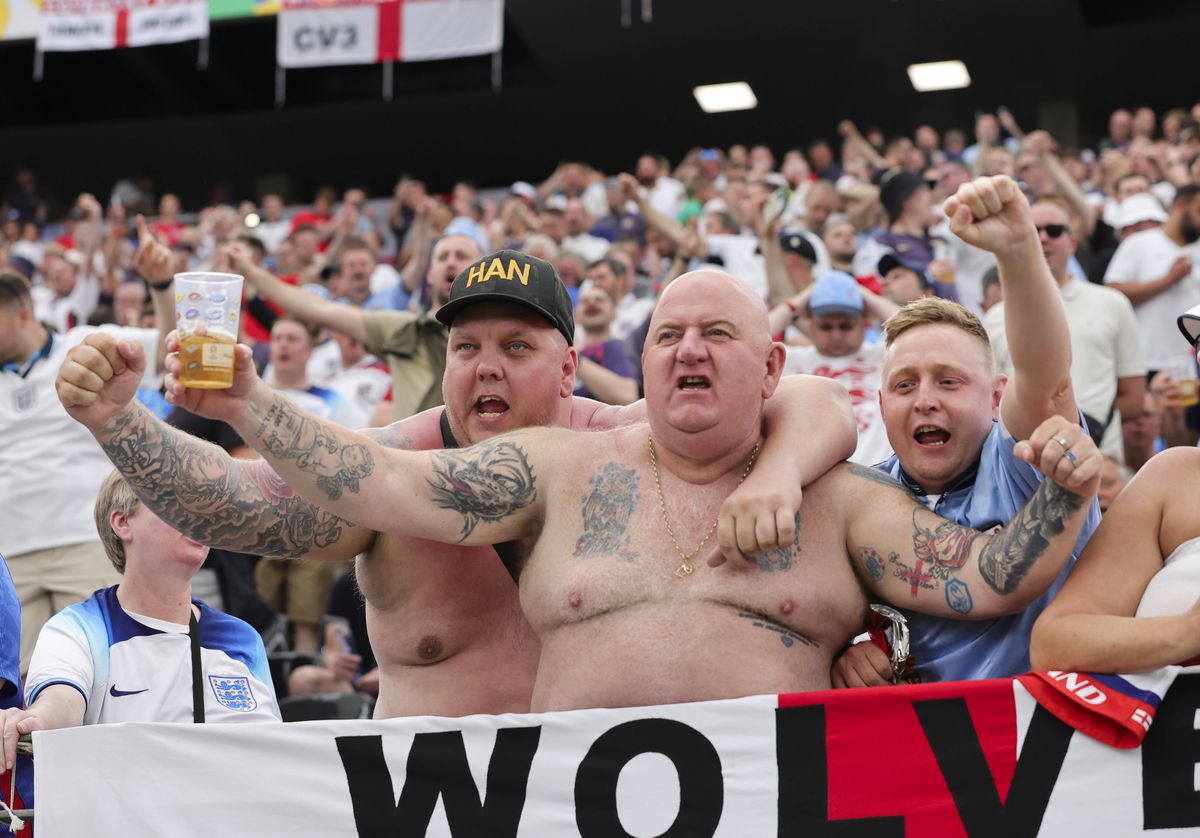 Atmosfera din meciul Danemarca - Anglia, Euro 2024
