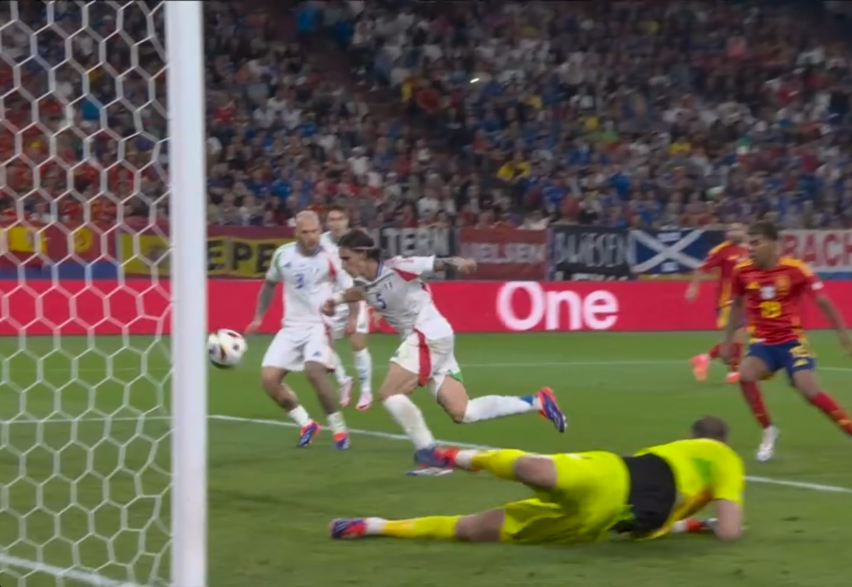 Execuția caraghioasă care a decis Spania - Italia » Număr IMENS de autogoluri în doar 18 meciuri la Euro