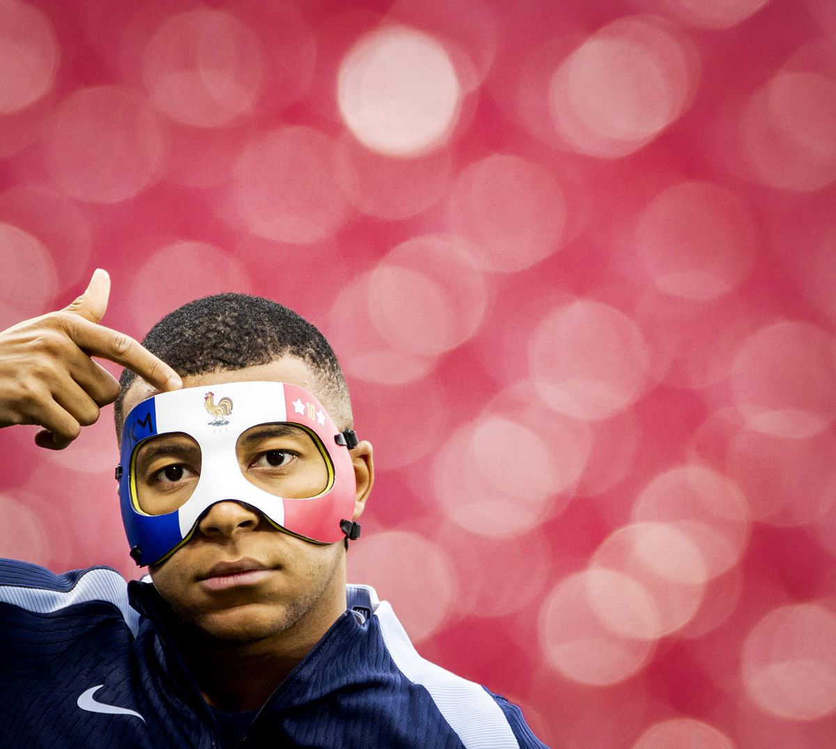 „Zorro” al Franței » Kylian Mbappe va purta o mască specială la Euro, după ce și-a spart nasul