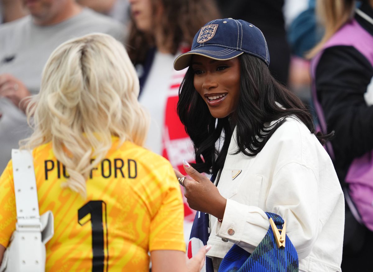 Atmosfera din meciul Danemarca - Anglia, Euro 2024