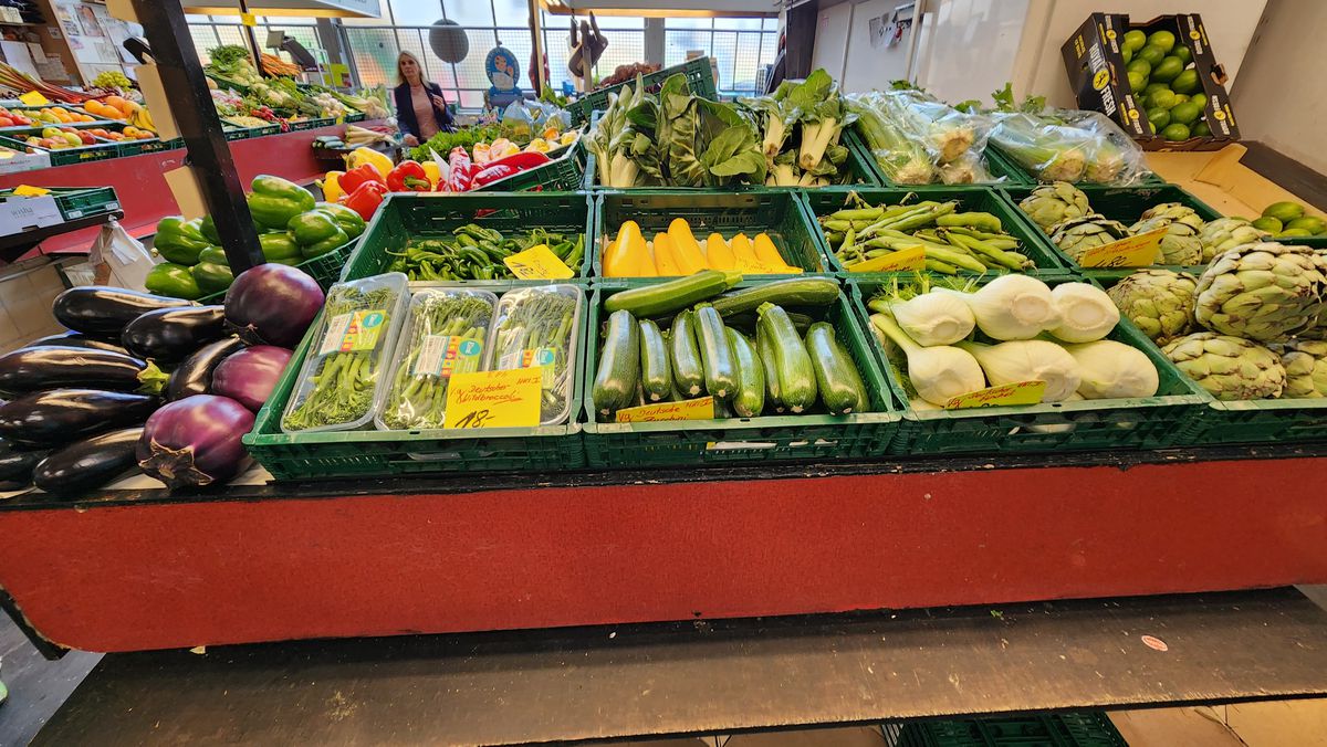 „Oborul” din inima Frankfurtului » Am vizitat piața devenită atracție turistică pentru străini