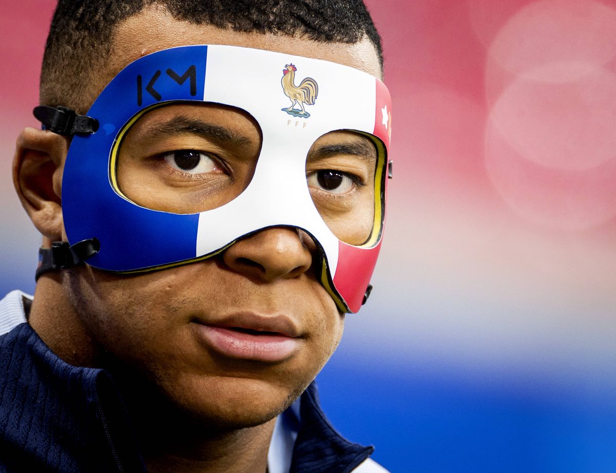 „Zorro” al Franței » Kylian Mbappe va purta o mască specială la Euro, după ce și-a spart nasul