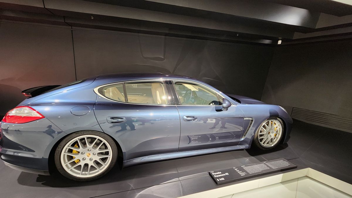 Muzeul Porsche din Stuttgart