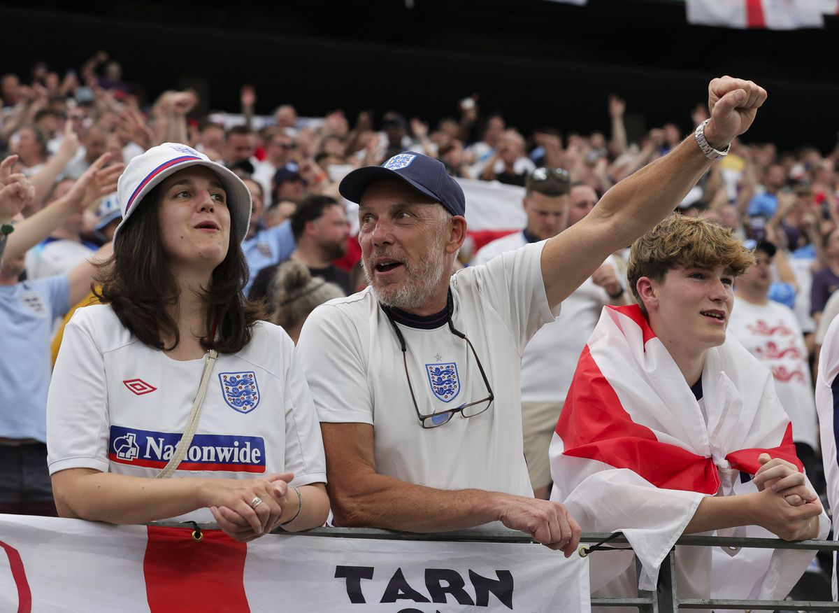 Atmosfera din meciul Danemarca - Anglia, Euro 2024