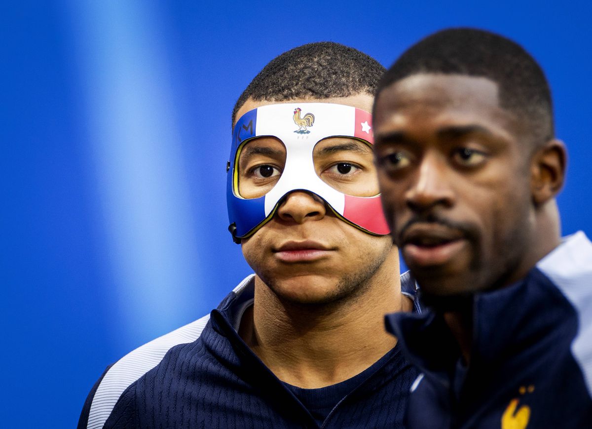 „Zorro” al Franței » Kylian Mbappe va purta o mască specială la Euro, după ce și-a spart nasul
