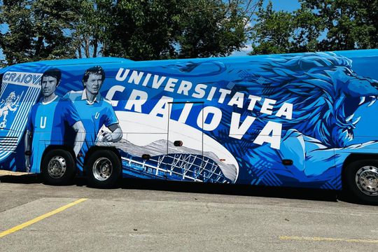 Noul design al autocarului Universității Craiova. Foto: Facebook