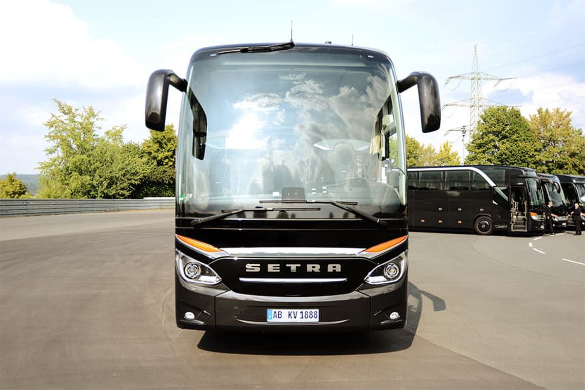 Noul autocar al celor de la FCSB. Foto: setra-bus.com