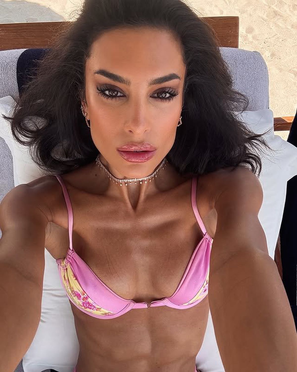 Zlatan Ibrahimovic, Marco Verratti și Jessica Aidi, pe plajă în Ibiza