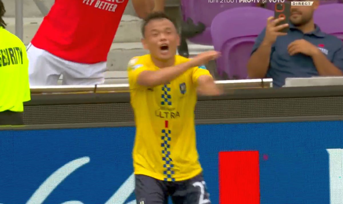 Așa ceva nu s-a mai văzut! Imagini unice, la Campionatul Mondial al Cluburilor » A refuzat să iasă și l-a lăsat „mască” pe antrenor