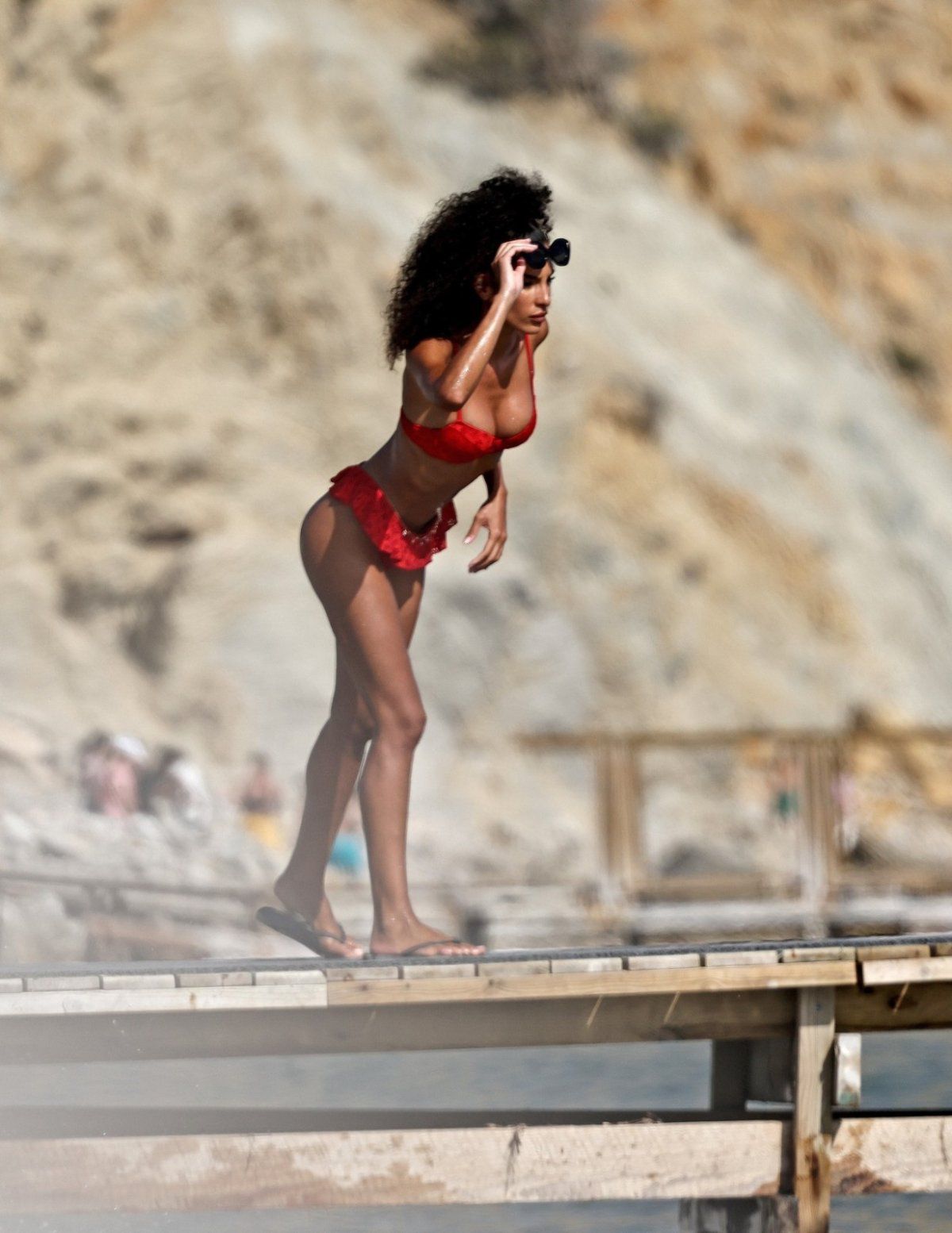 Zlatan Ibrahimovic, Marco Verratti și Jessica Aidi, pe plajă în Ibiza