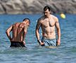 Zlatan Ibrahimovic, Marco Verratti și Jessica Aidi, pe plajă în Ibiza