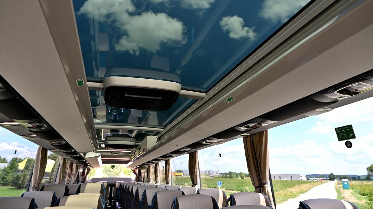 Noul autocar al celor de la FCSB. Foto: setra-bus.com