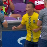 Tong Zhou, criză de nervi în Benfica - Auckland