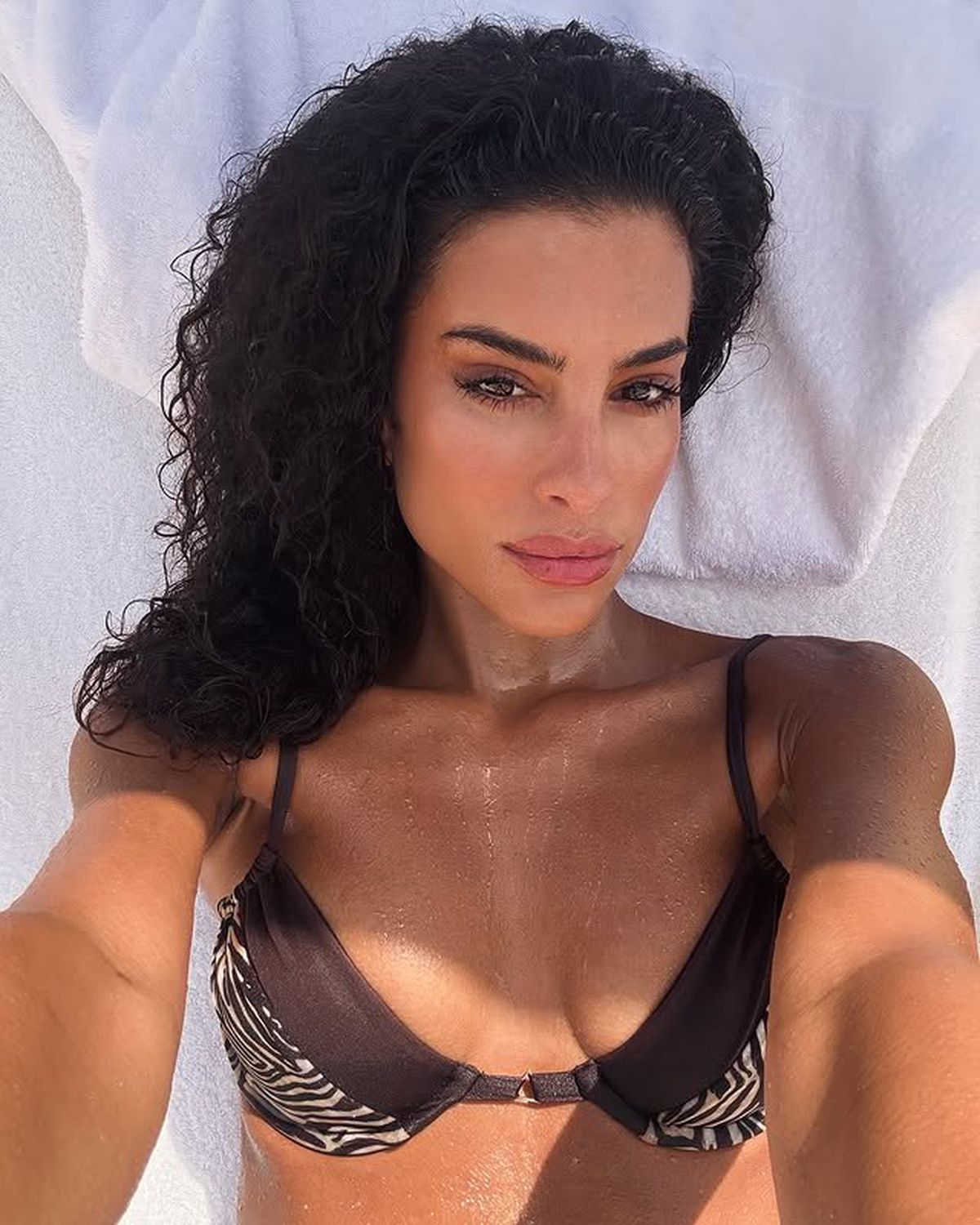 Zlatan Ibrahimovic, Marco Verratti și Jessica Aidi, pe plajă în Ibiza