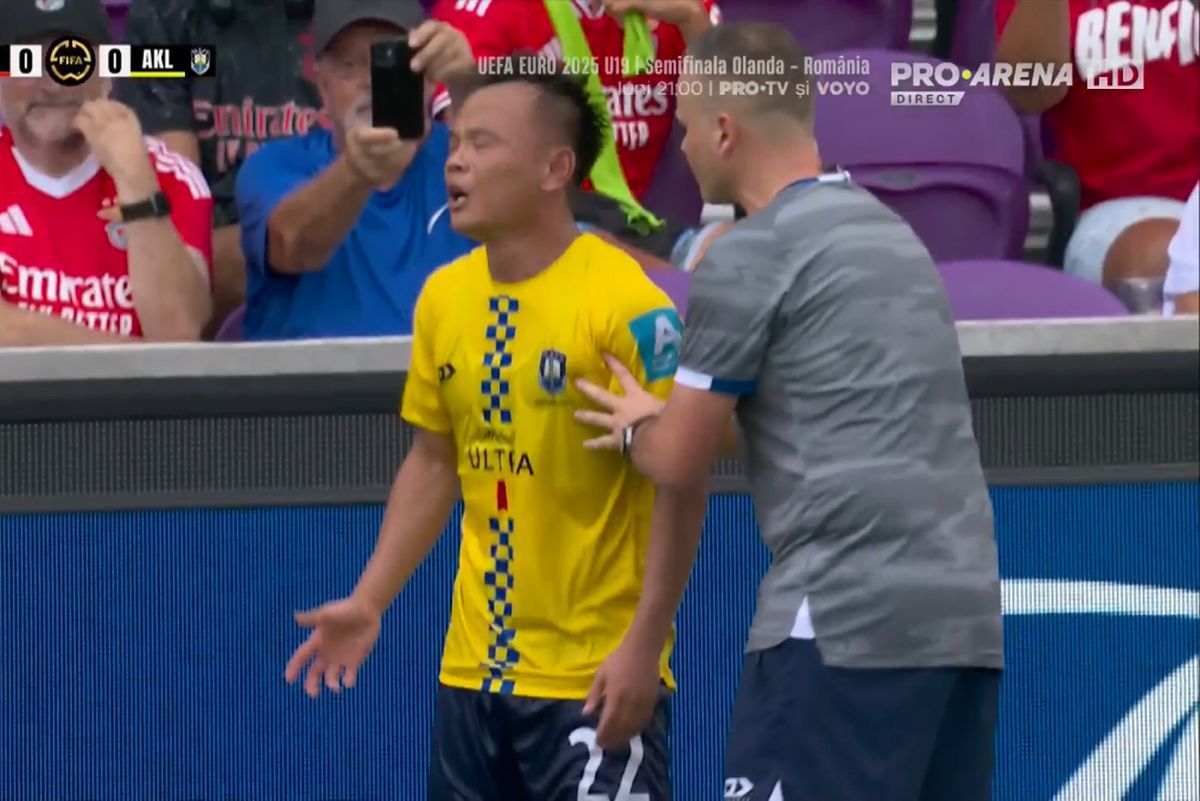 Așa ceva nu s-a mai văzut! Imagini unice, la Campionatul Mondial al Cluburilor » A refuzat să iasă și l-a lăsat „mască” pe antrenor