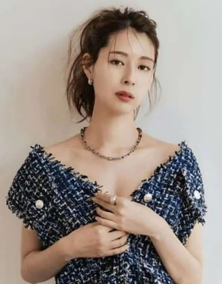 Azuki Oguchi, modelul cu care Nishikori și-a înșelat soția / foto: The Sun