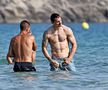 Zlatan Ibrahimovic, Marco Verratti și Jessica Aidi, pe plajă în Ibiza