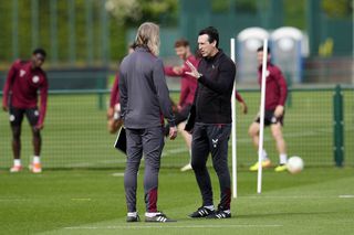 Revoluție la Aston Villa! Unai Emery testează vestele HiTech