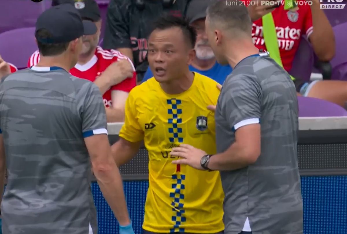 Așa ceva nu s-a mai văzut! Imagini unice, la Campionatul Mondial al Cluburilor » A refuzat să iasă și l-a lăsat „mască” pe antrenor