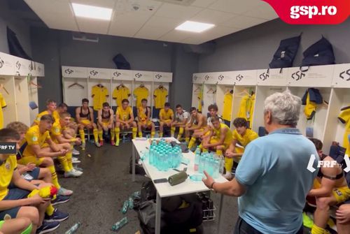 VIDEO Mircea Lucescu a intrat în vestiarul naționalei U19 și s-a lăsat liniștea: „Să nu uitați niciodată”