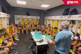 Mircea Lucescu a intrat în vestiarul naționalei U19 și s-a lăsat liniștea: „Să nu uitați niciodată!”