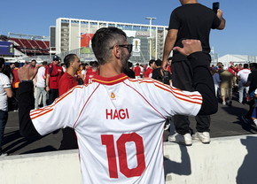 A venit cu tricoul lui Hagi la meciul cu Paraguay: „E unul dintre preferații mei”