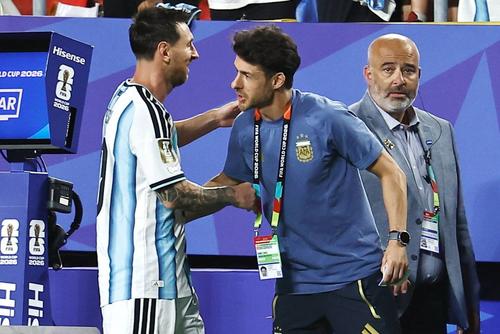 Messi lucrează la națională cu idolul copilăriei sale, Aimar. Foto: Imago Images