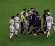 Scandal la Turcia - Paraguay » A devenit primul fotbalist din istorie eliminat pentru că și-a acoperit gura cu mâna