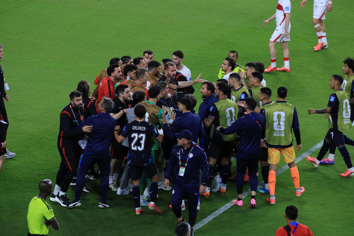 Încăierarea generală la Turcia - Paraguay // foto: Ionuț Iordache (GSP.ro)