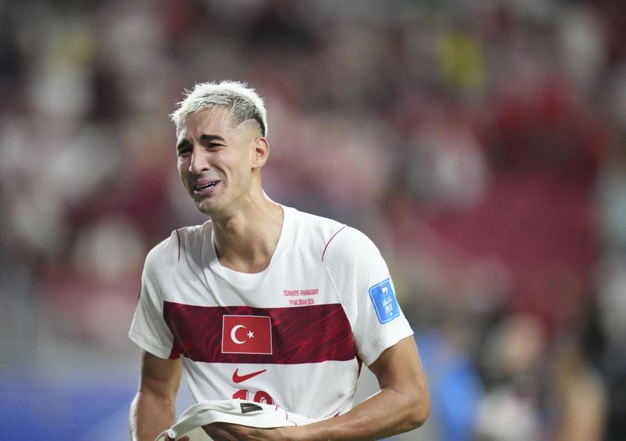 Mert Muldur a plâns după ce Turcia a fost eliminată de la Mondial / Foto: Imago Jucătorii turci îi țin partea lui Montella: „Nu trebuie să găsim vinovați! Am readus calificarea după 24 de ani”