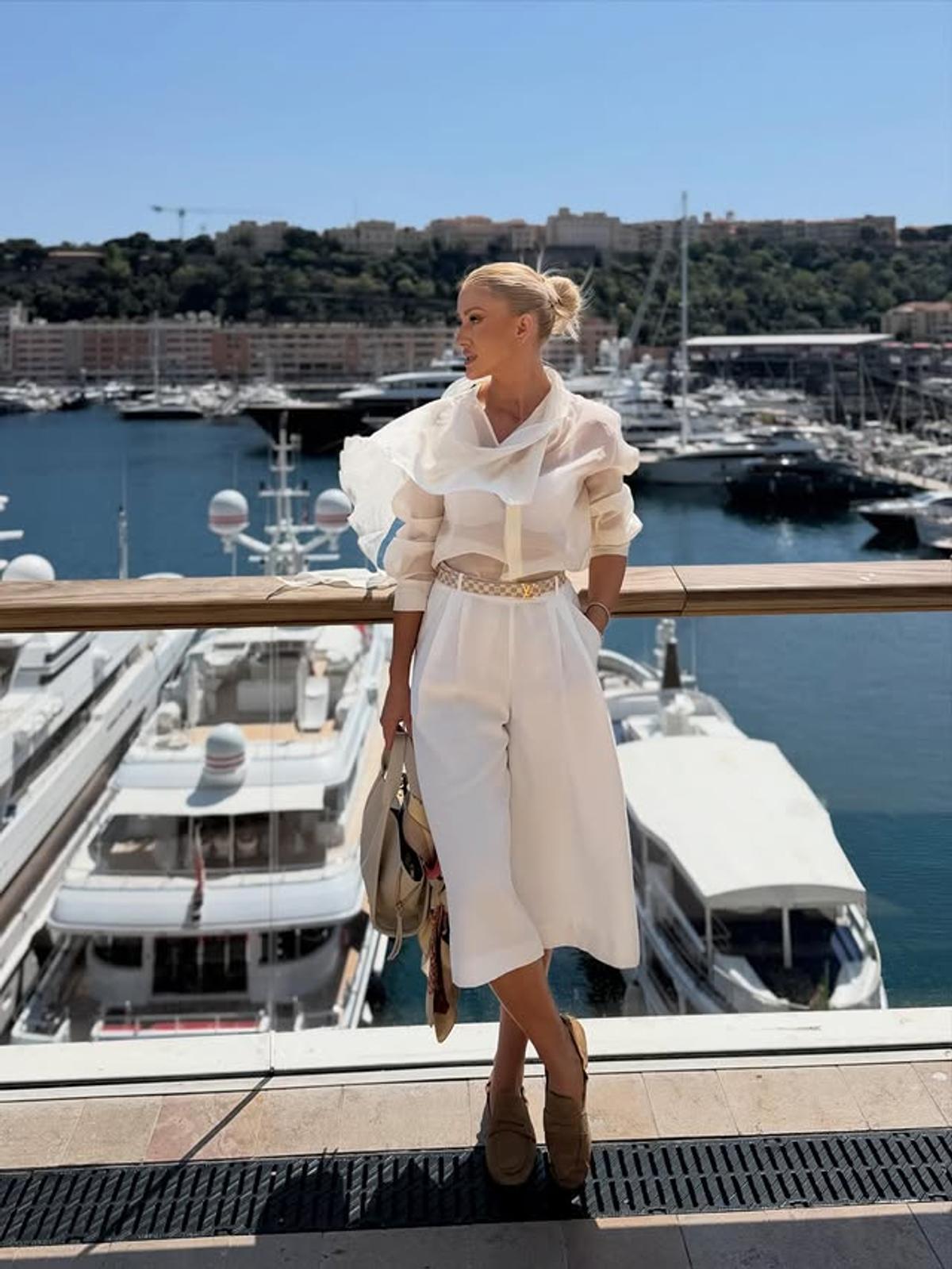 A fugit de Mondial și a încins atmosfera pe insula milionarilor! Iuliana Pepene, escapadă în Mykonos: „Tu ești campioana”