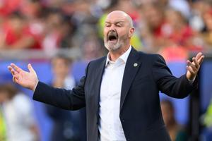 Selecționerul a criticat vehement arbitrajul din Scoția - Maroc: „Toată lumea vorbea despre faza asta”