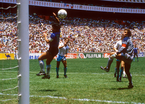 „Mâna lui Dumnezeu” nu se iartă » Chiar și după 40 de ani, portarul Angliei nu uită golul lui Maradona