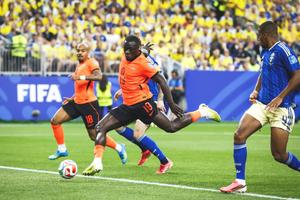 Olanda - Suedia, în grupa F de la Campionatul Mondial » Gol în minutul 17