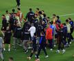 Scandal la Turcia - Paraguay » A devenit primul fotbalist din istorie eliminat pentru că și-a acoperit gura cu mâna