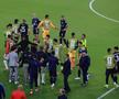 Scandal la Turcia - Paraguay » A devenit primul fotbalist din istorie eliminat pentru că și-a acoperit gura cu mâna