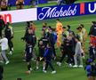 Scandal la Turcia - Paraguay » A devenit primul fotbalist din istorie eliminat pentru că și-a acoperit gura cu mâna
