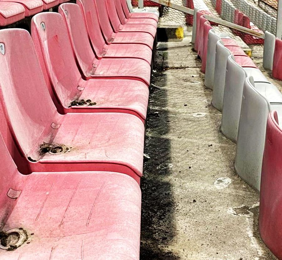 Condițiile din incinta stadionului sunt revoltătoare / foto: Remus Dinu 3 lucruri care nu s-au văzut la TV la debutul lui Dinamo în noul sezon: condițiile horror din stadion + cine a fost celălalt dinamovist înjurat de fani