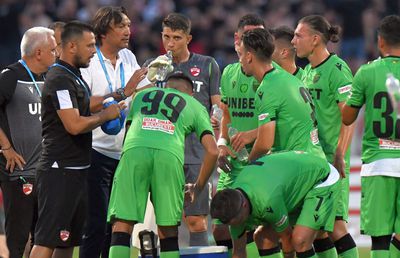 3 lucruri care nu s-au văzut la TV la debutul lui Dinamo în noul sezon: condițiile horror din stadion + cine a fost celălalt dinamovist înjurat de fani