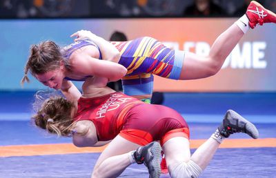 Promisiune pentru luptătorii români prezenți la Tokyo: o medalie = un apartament mobilat la cheie!