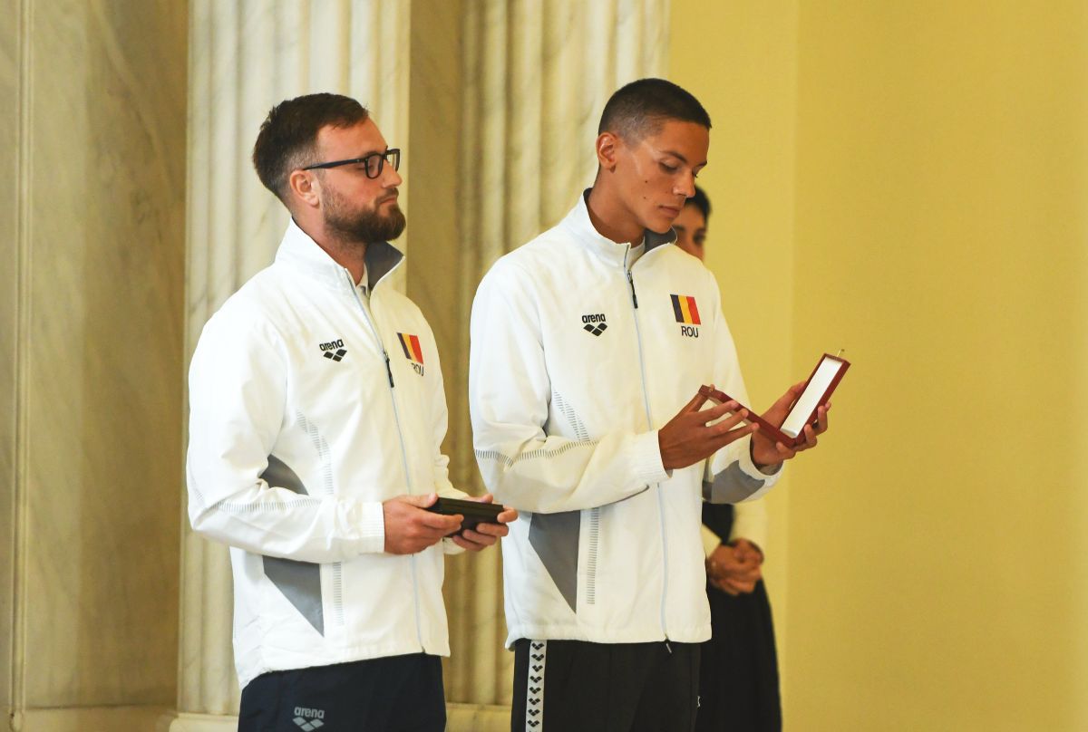 FOTO Ceremonie de decorare: David Popovici și antrenorul Adrian Rădulescu 20.07.2022