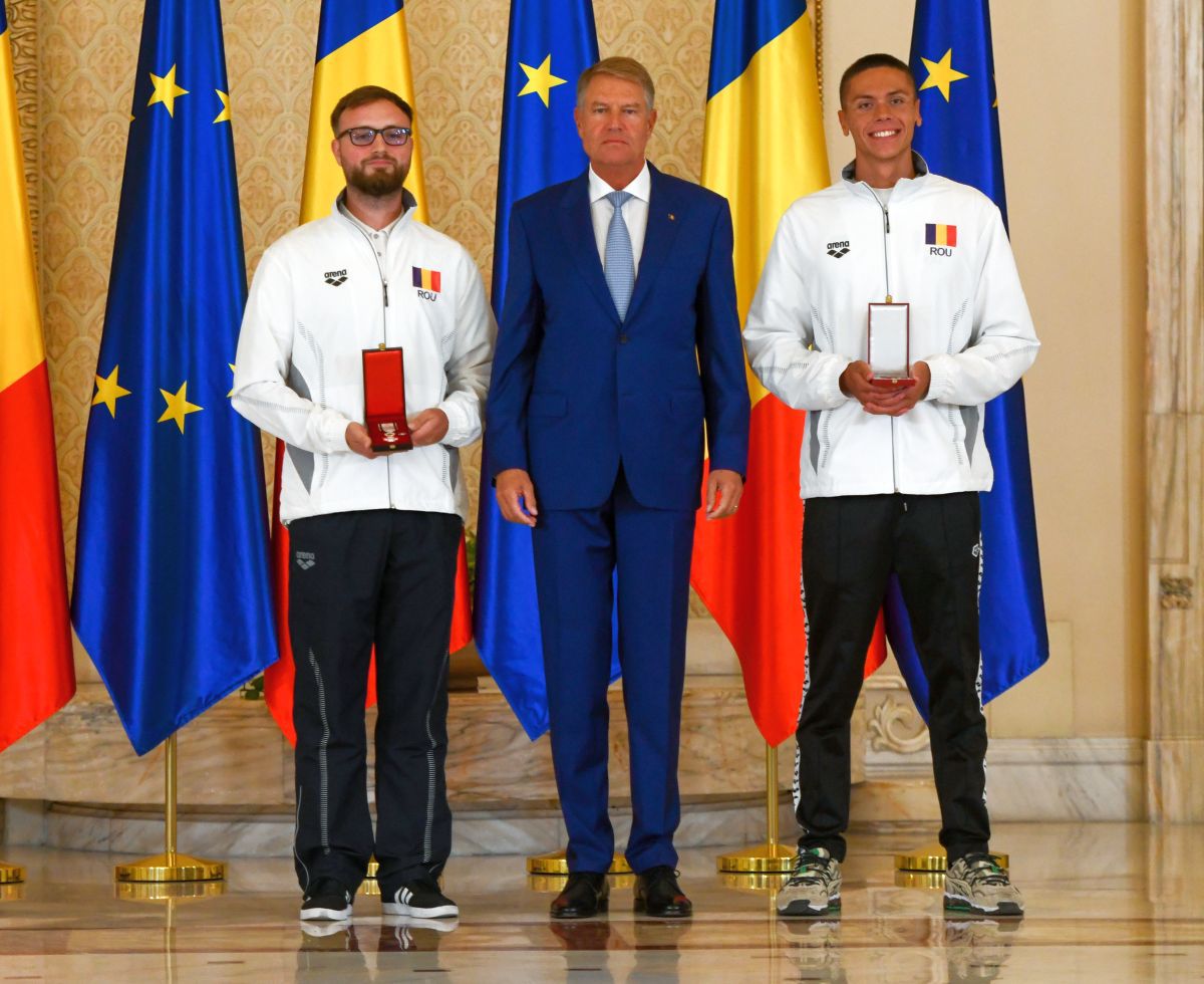 FOTO Ceremonie de decorare: David Popovici și antrenorul Adrian Rădulescu 20.07.2022