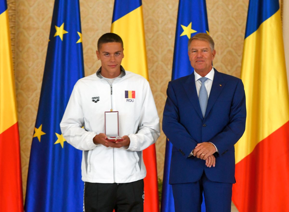 FOTO Ceremonie de decorare: David Popovici și antrenorul Adrian Rădulescu 20.07.2022