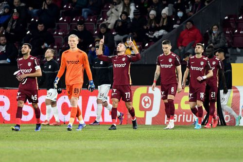 Printre numeroasele datorii pe care le are CFR Cluj se numără și cea către UTA, pentru transferul brazilianului Roger (26 de ani).